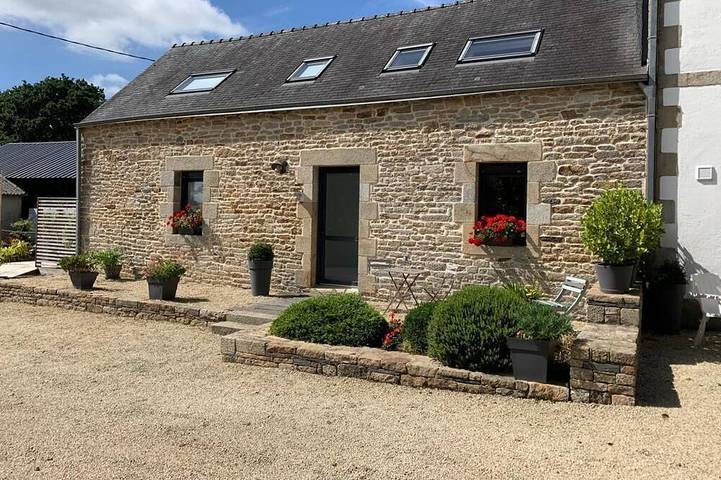 Gîte pour 5 personnes, avec terrasse et jardin à Leuhan