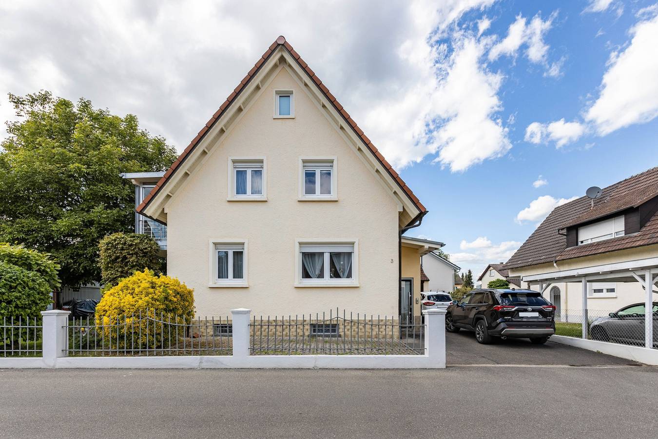 Ganze Wohnung, Ruhige, moderne Ferienwohnung mit Garten nahe Steißlinger See und Bodensee in Steißlingen, Landkreis Konstanz
