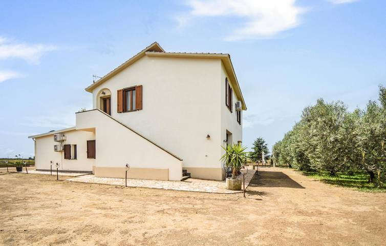 Appartement de vacances entier, Appartement confortable avec WiFi, climatisation, parking et cuisine in Montalto di Castro, Province de Viterbo