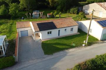 Maison de campagne pour 6 personnes, avec terrasse ainsi que jardin et vue à Le Bourdet