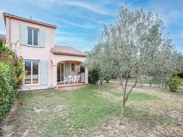 Location de vacances pour 8 personnes, avec piscine ainsi que jardin et terrasse, adapté aux familles dans Lac de Jouarrès