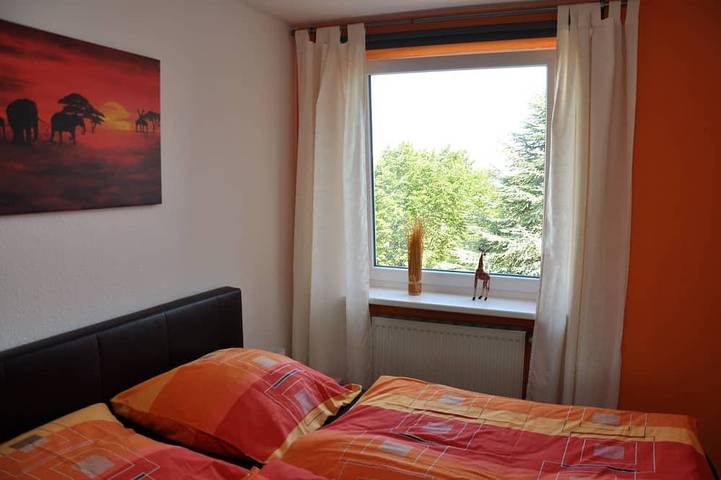 Ganze Wohnung, Sonnige strandnahe 2 Zimmer-Ferienwohnung mit Balkon und seitlichem Meerblick in Scharbeutz, Ostholstein