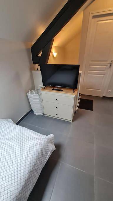 Gîte pour 4 personnes, avec piscine à Montfermeil - 2