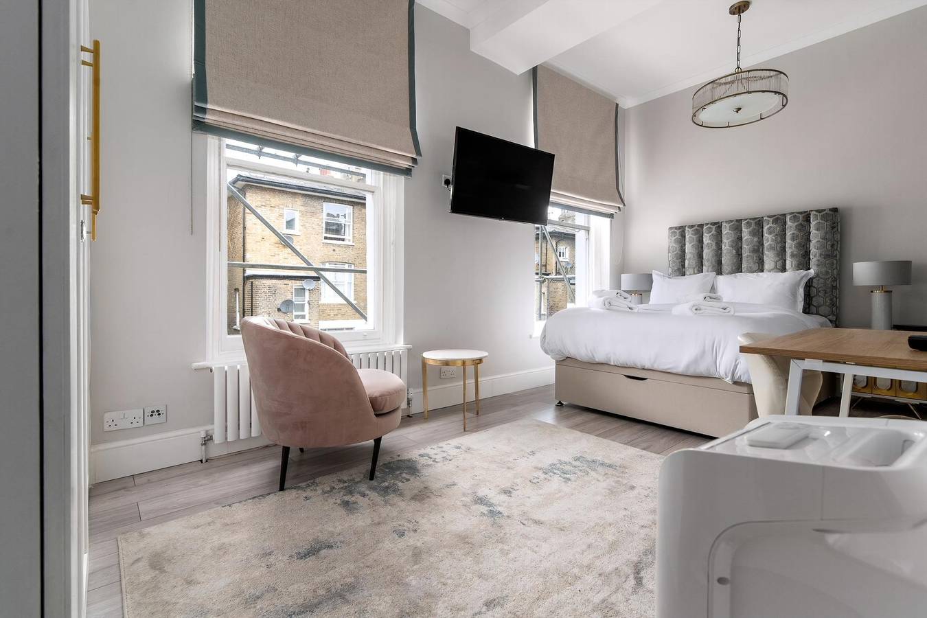 Entire studio, Guestready - Modern Studio | Kensington Gem in Hammersmith and Fulham, London