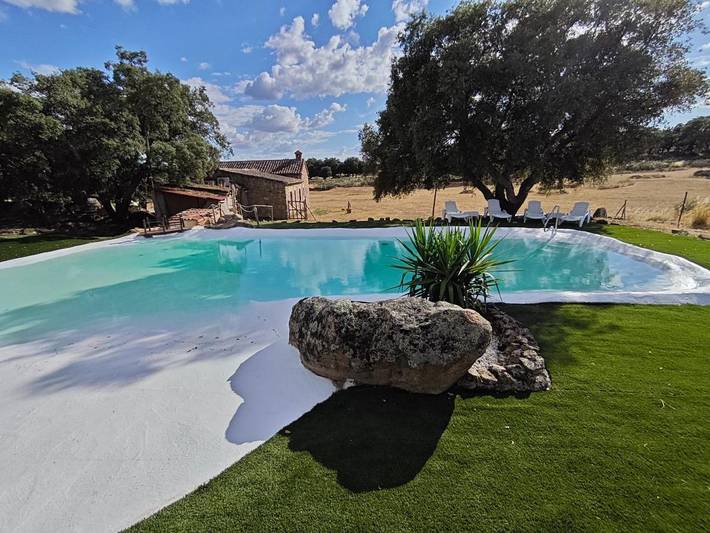 Casa rural para 6 personas, con Terraza y Jardín además de Piscina y Vistas al lago en Valdefuentes (desambiguación) - 4