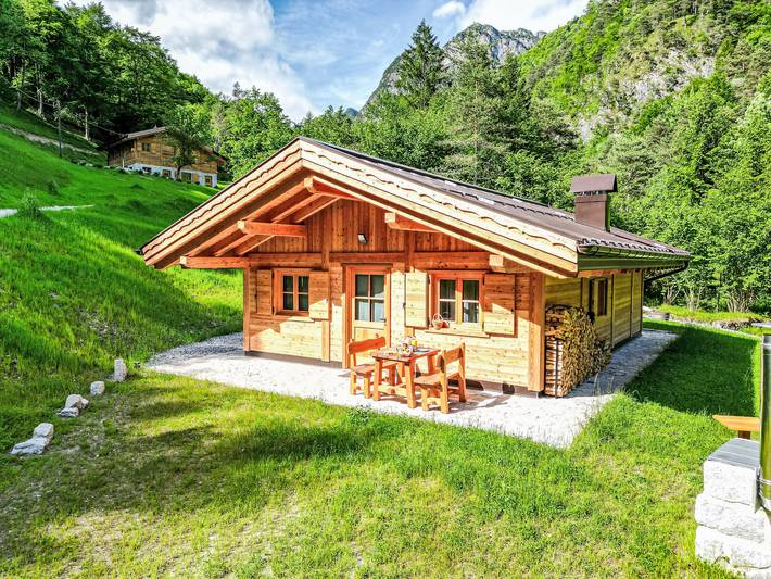 Baita per 3 persone, con Terrazza e Giardino nonché Sauna e Panorama a Pinzolo