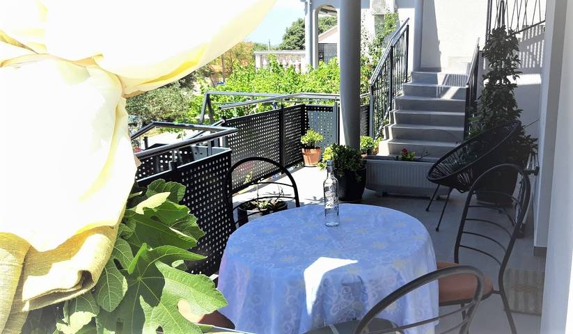 Ferienwohnung für 4 Personen, mit Balkon/Terrasse in Pakostane