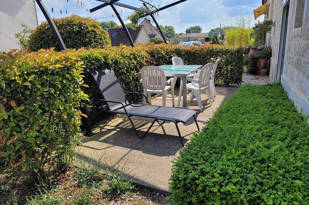 Quiet 2-star gîte, less than 2km from Dole town center in Dole, Jura