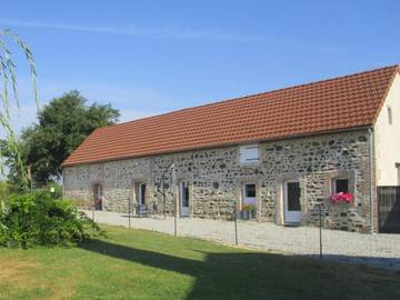 Gîte pour 2 personnes, avec jardin et jacuzzi dans Allier