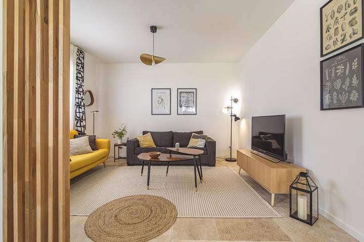 Gîte pour 6 personnes, avec Terrasse et Jardin dans Germinon