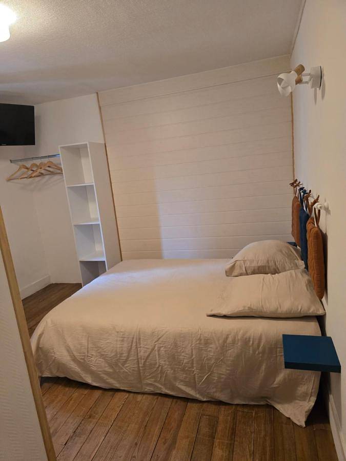 Appartement entier, Double Room in Bonnat, Région de Guéret