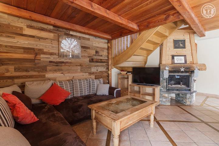 Gîte pour 14 personnes, avec Balcon et Jacuzzi ainsi que Terrasse et Jardin à Valloire