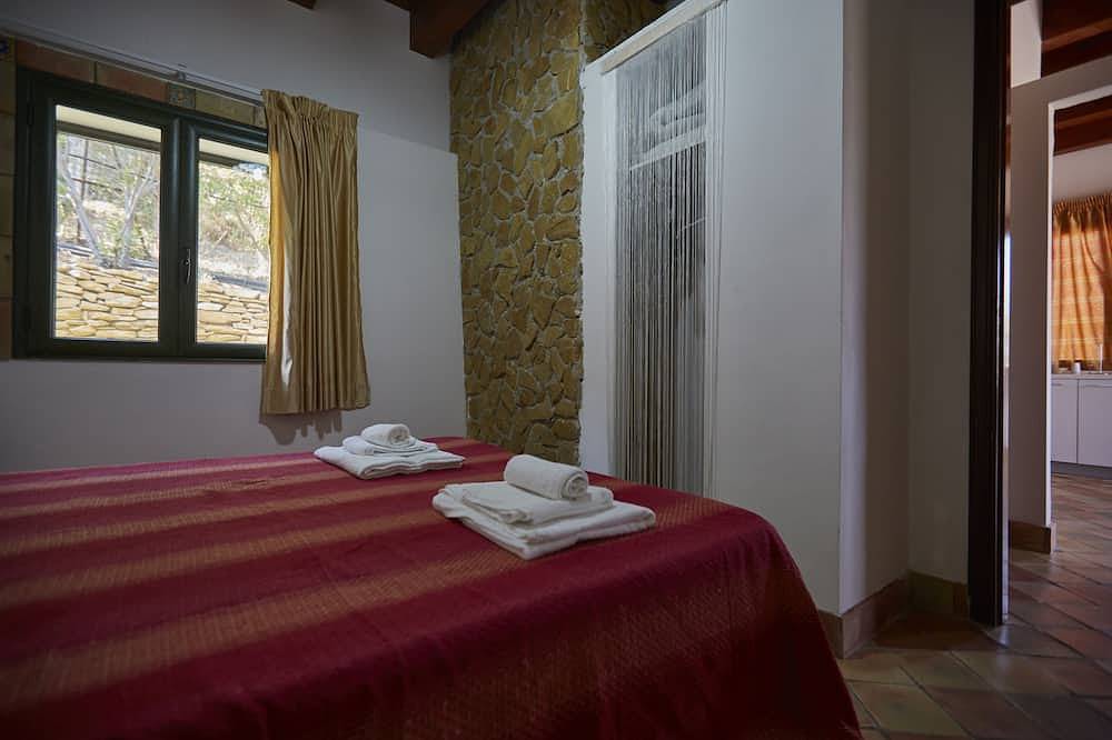 West Cottage in villa with pool, jacuzzi and sea view in Sciacca, Agrigento Province