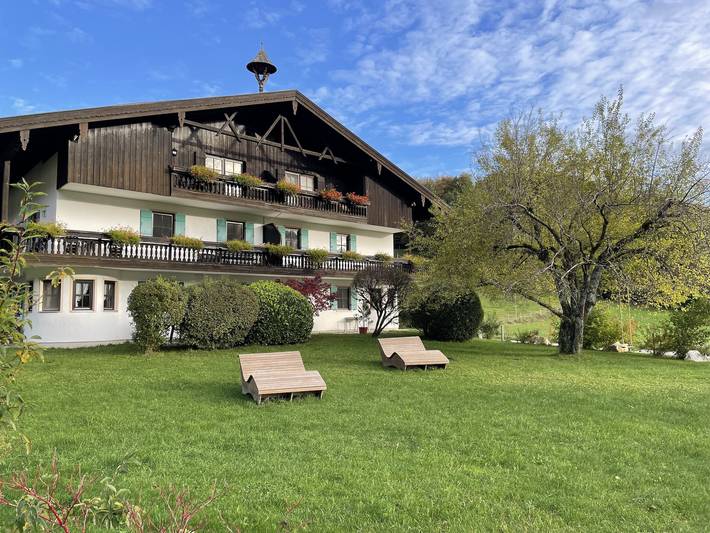 Ferienwohnung Berglodge Chiemsee - Vacation apartment Bergidyll Chiemsee, terrace, combined living/bedroom, 34 sqm