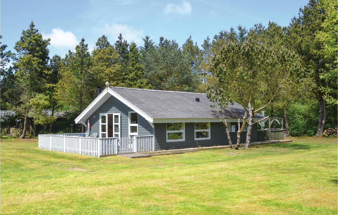 Holiday home for 4 people with terrace in Nørre Nebel, Varde Region