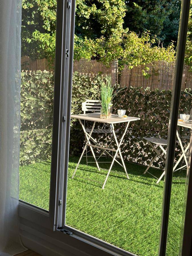 Gîte pour 4 personnes, avec vue et terrasse à Jouars-Pontchartrain