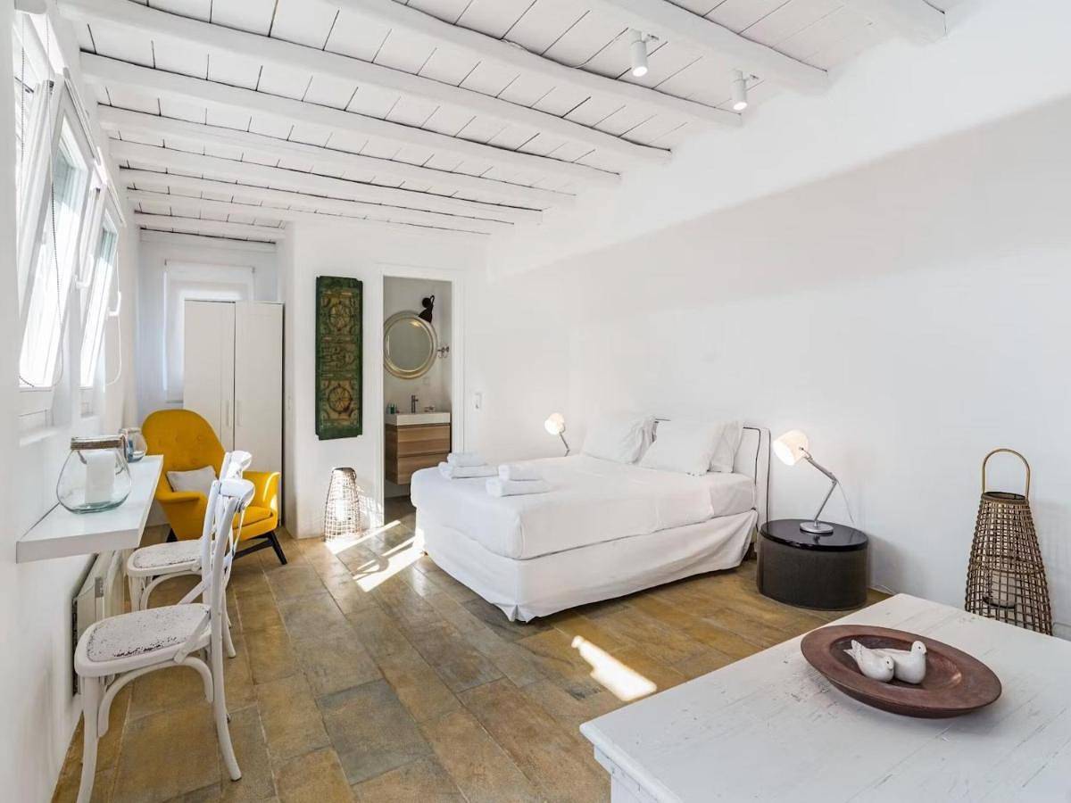 Six-Bedroom Villa in Moncloa-Aravaca, Madrid