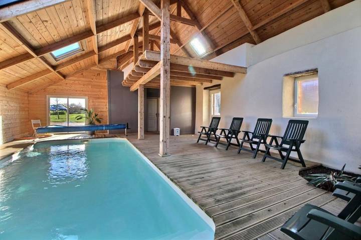 Ferme pour 3 personnes, avec Terrasse ainsi que Jardin et Piscine en Cotes-d'Armor