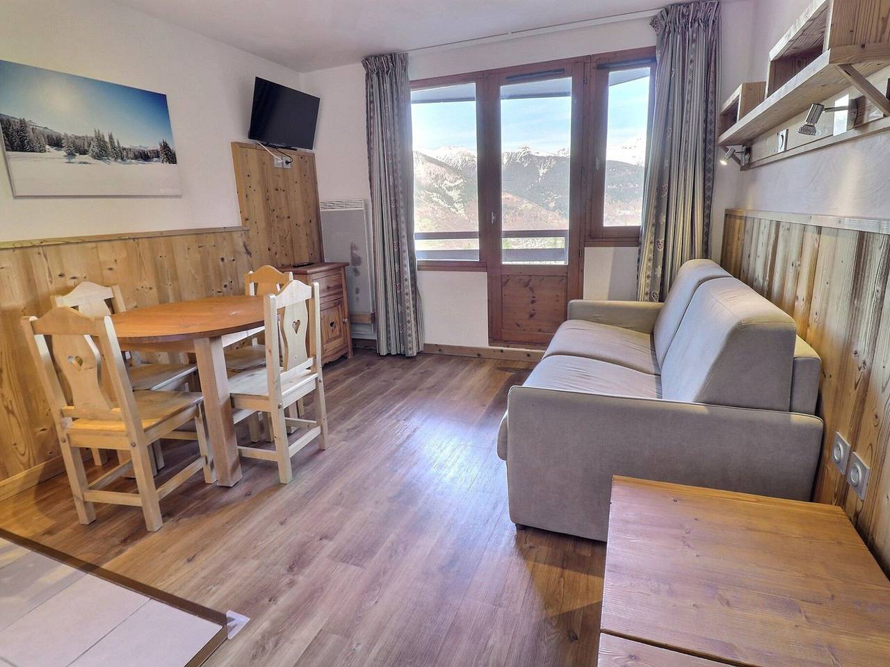 Apartamento entero, Cómodo 2P, Con Acceso Directo a Pistas y Cerca de Tiendas in La Tania, La Perrière