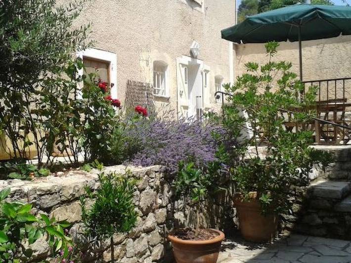 Gîte pour 2 personnes, avec jardin à Valbonne - 3