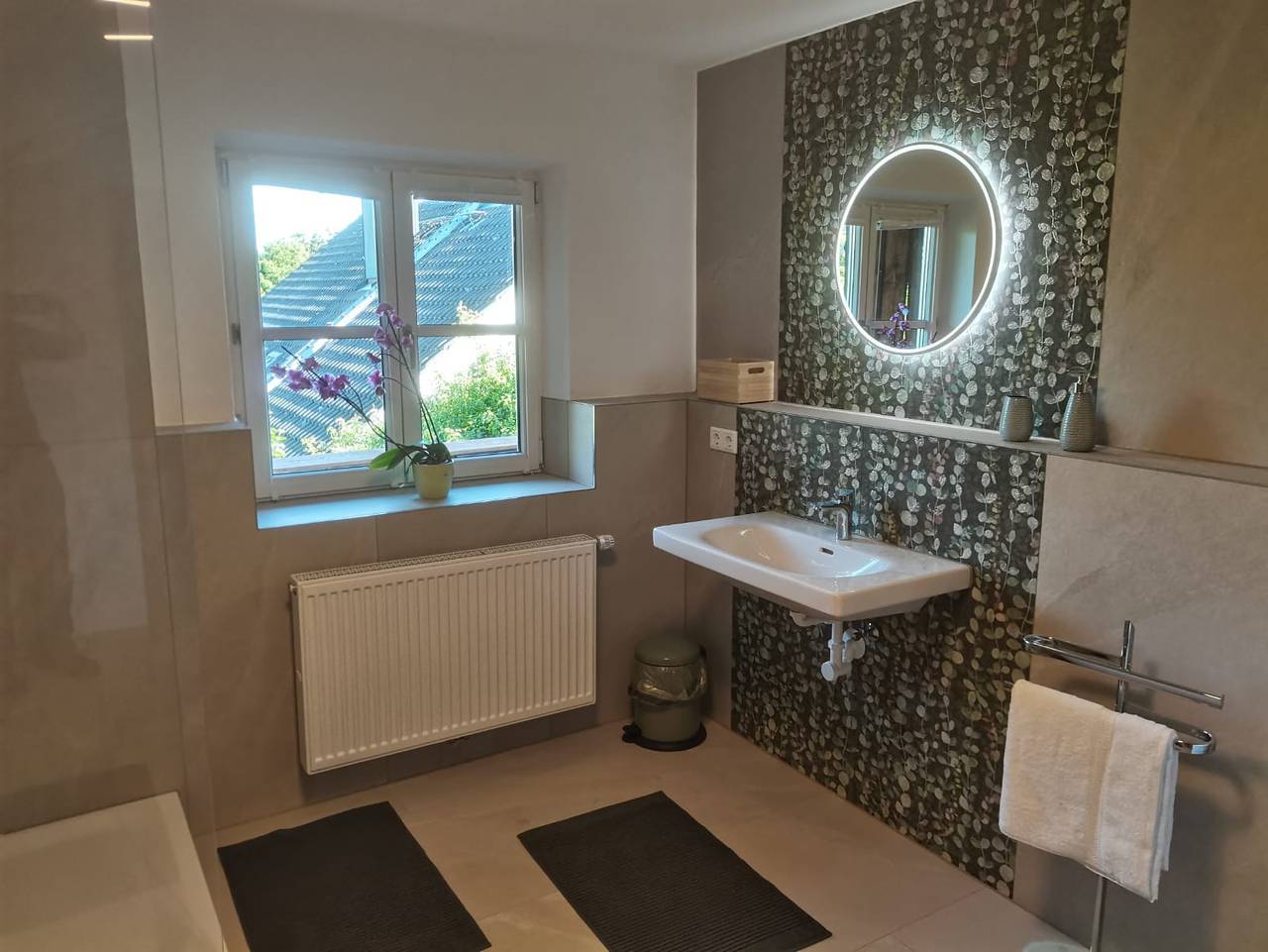 Ganze Ferienwohnung, Grey House - Ferienwohnung Grey House in Laufen, Rupertiwinkel
