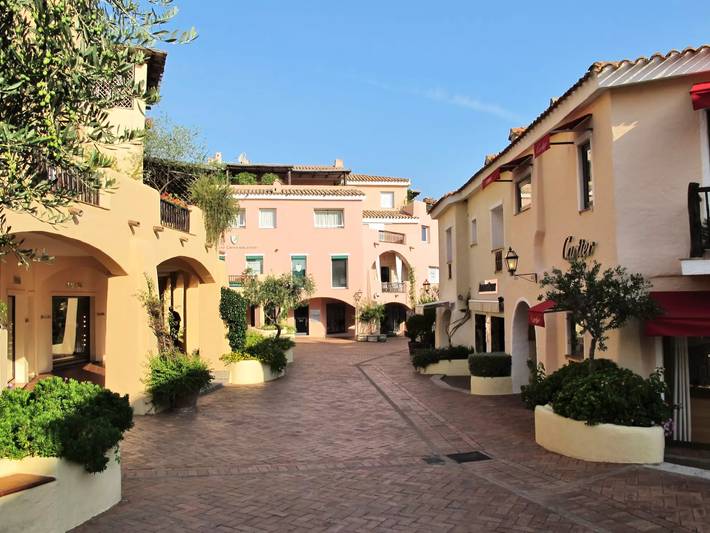 Gîte pour 4 personnes, avec Jardin et Piscine à Arzachena - 3