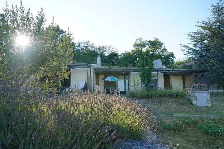 Parc de vacances pour 5 personnes, avec terrasse à Murs - 4