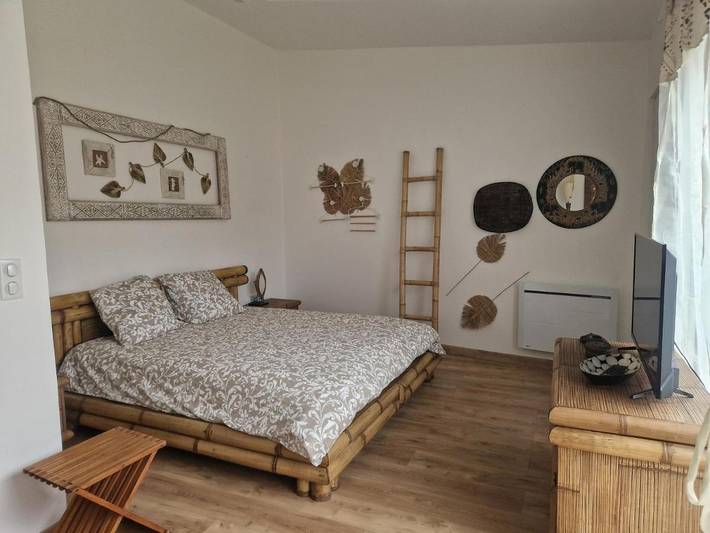 Gîte pour 2 personnes, avec jacuzzi ainsi que jardin et piscine, animaux acceptés à Orry-la-Ville - 3