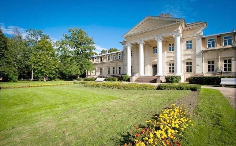 Hostel für 3 Personen, mit Garten und Terrasse sowie Ausblick in Lettland