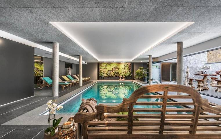 Hôtel pour 40 personnes, avec vue et sauna ainsi que jardin et piscine