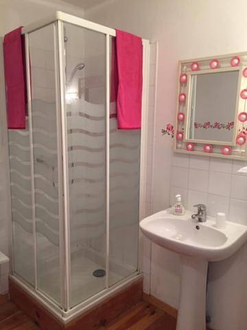 Gîte pour 3 personnes, avec vue et jardin ainsi que sauna et piscine à Saint-Ouen-des-Champs