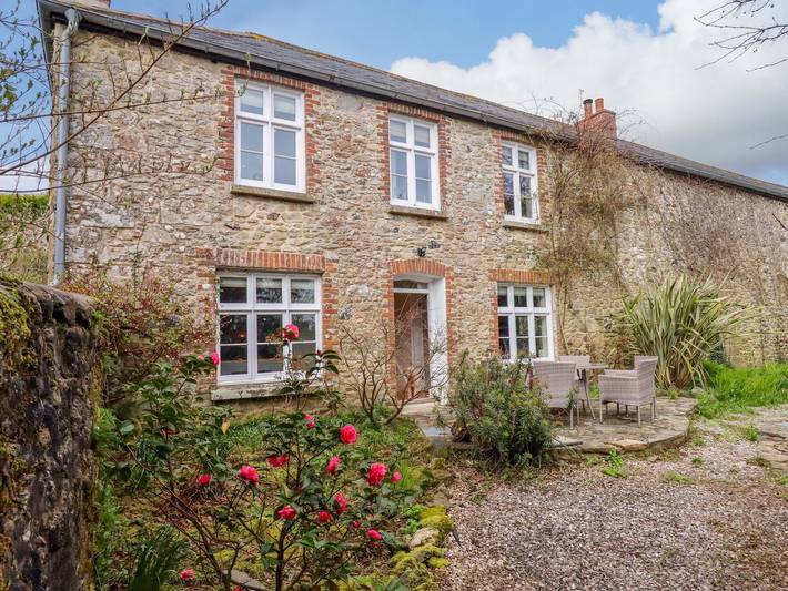 Cottage for 10 people, with garden, with pets in Ashburton