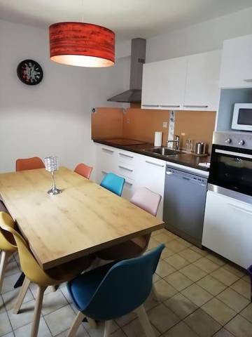 Gîte pour 7 personnes, avec vue et jardin à Sizun