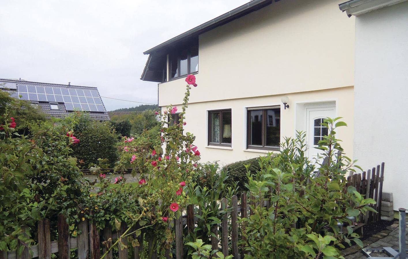 Ganze Ferienwohnung, Erdgeschosswohnung mit WiFi, TV, Parkplatz & Terrasse 1km nach Duppach in Duppach, Vulkaneifel