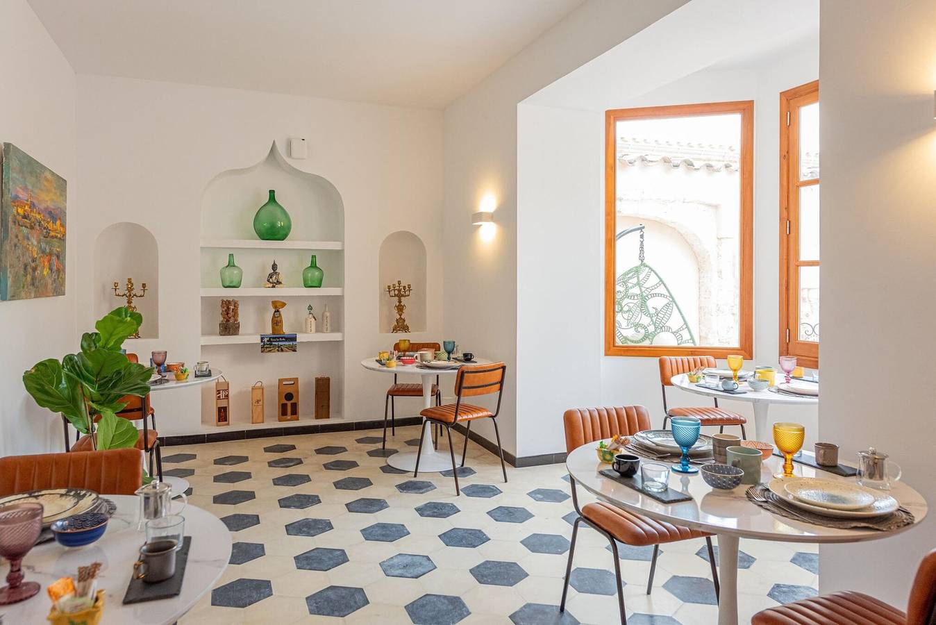 Cas Català - Junior Suite Vc -  Beautiful room in a boutique hotel with city views, shared pool and free Wi-Fi in Sineu, Majorca Center