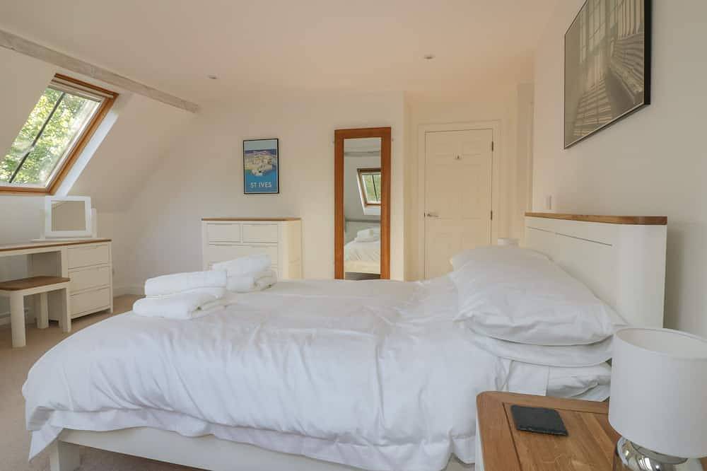 Stores & Supplies, family friendly in Bodmin in Bodmin, Cornwall