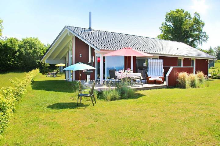 Ferienhaus für 8 Personen, mit Whirlpool und Garten sowie Sauna und Terrasse in Quern