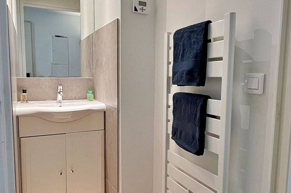 Entire apartment, Superbe Appartement 6 Personnes vue mer Baie de Cannes in Théoule-sur-Mer, Massif de l'Esterel