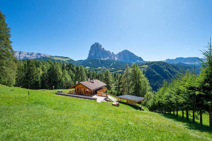 Baita per 4 persone, con Balcone e Terrazza nonché Giardino in Val Gardena