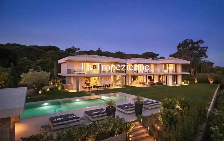 BnB für 12 Personen, mit Pool und Ausblick sowie Garten, mit Haustier an der Côte d'Azur