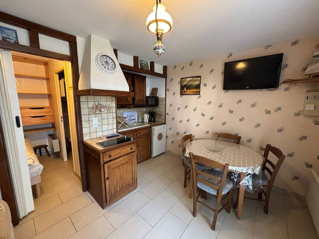 Ganzes Studio, Erdgeschosswohnung mit direktem Strandzugang, Terrasse und Haustierfreundlich in Merville-Franceville-Plage, Caen und Umgebung