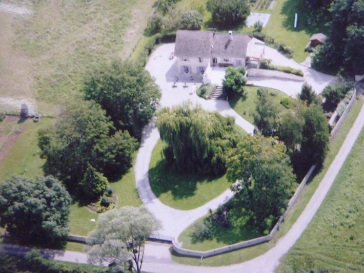 Location de vacances pour 5 personnes, avec Terrasse ainsi que Jardin et Vue à Boyer