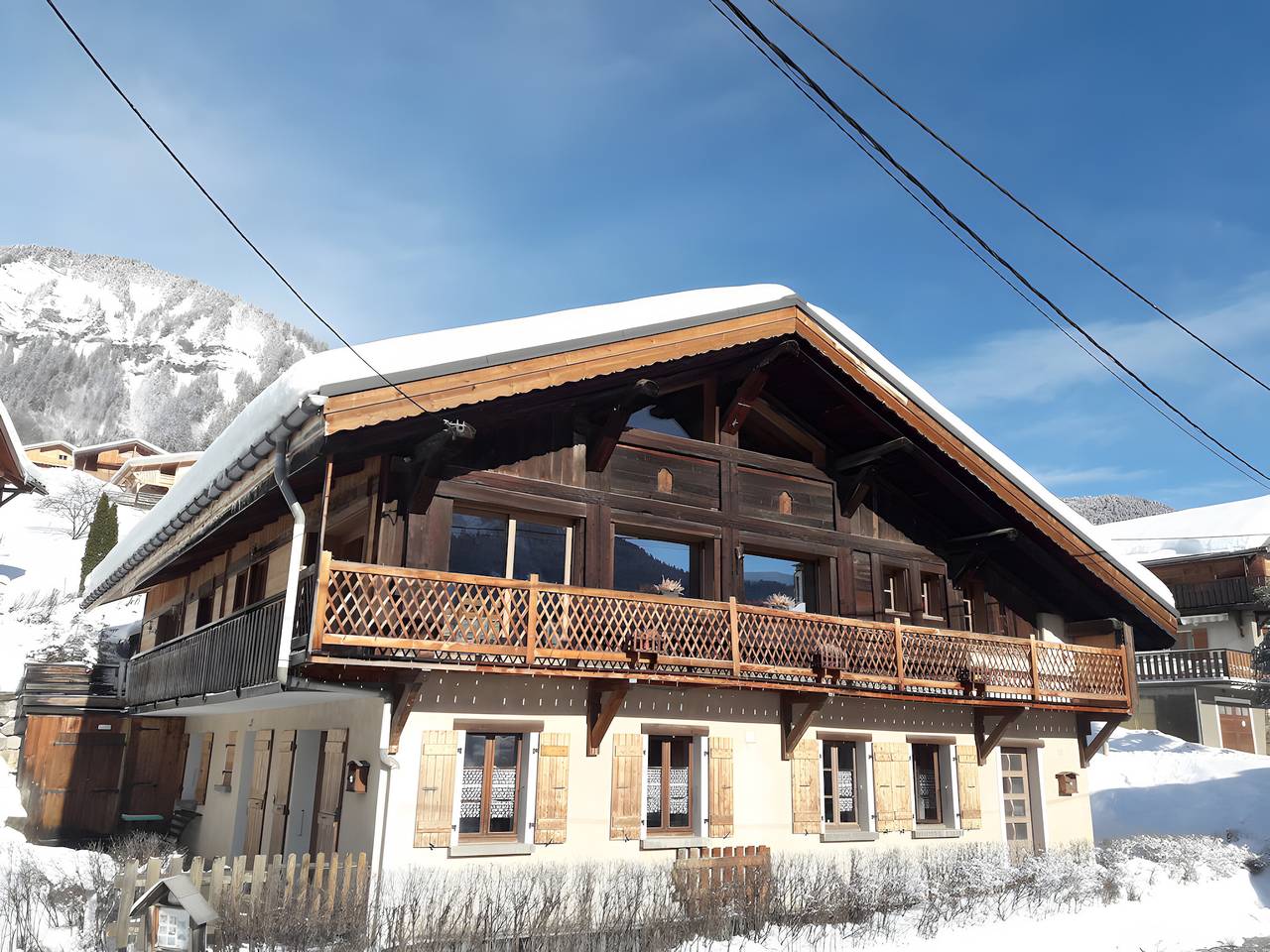 Apartamento entero, Apartamento 'Montcharvin' con vistas a la montaña, terraza privada y Wi-Fi in Praz-sur-Arly, Pays du Mont-Blanc