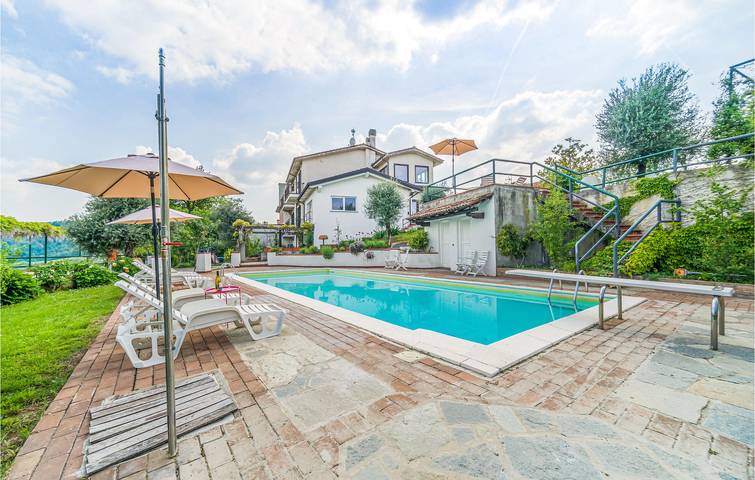 250 sq. ft. Apartment with Parking, Pool & Garden near Montemarzino in Montemarzino, Province d'Alexandrie