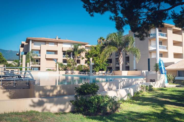 Aparthotel para 2 personas, con piscina además de vistas y jardín - 1