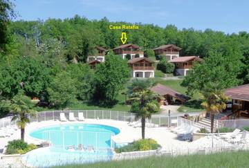 Gîte pour 4 personnes, avec balcon et piscine à Mauroux