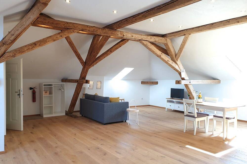 Ganze Wohnung, Bahnhof Grombach Loft - Apartment \"Oben\" nahe Bad Rappenau, Sinsheim, A6 in Bad Rappenau, Kraichgau