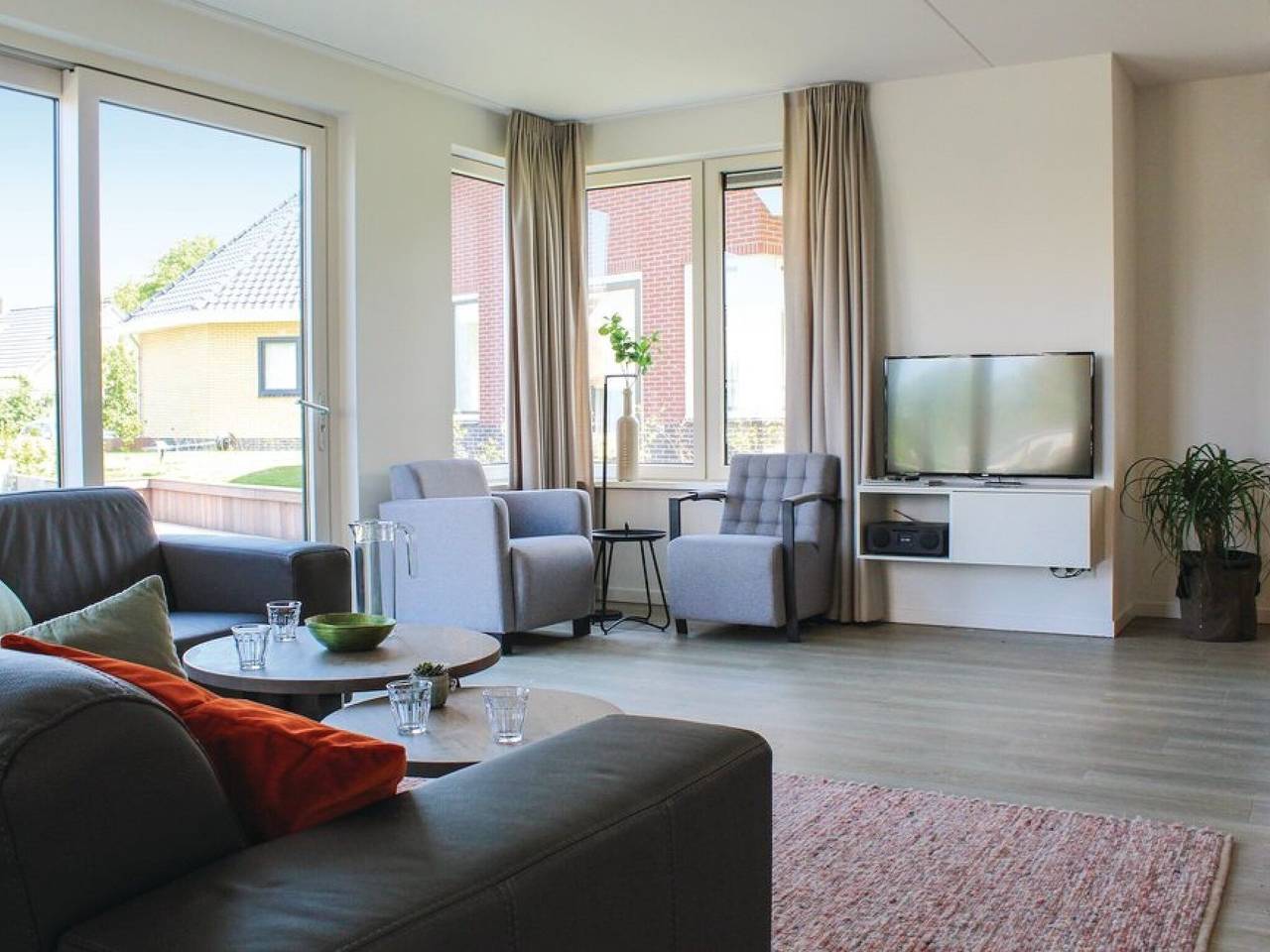 Villa in Friesland mit Sauna und Steg in Idskenhuizen, Ijsselmeer