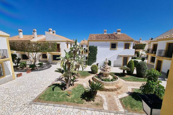 Ferienwohnung für 2 Personen, mit Whirlpool und Balkon sowie Pool - 1