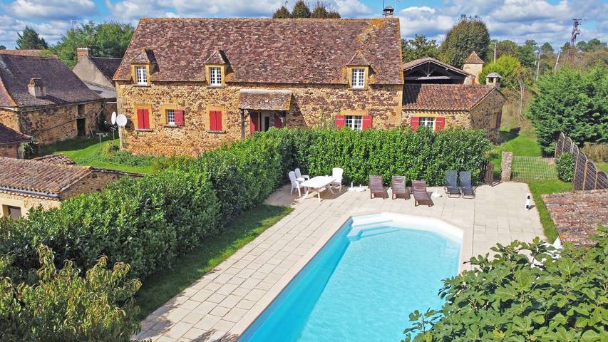 Gîte pour 8 personnes, avec Terrasse ainsi que Jardin et Piscine à Montferrand-du-Périgord